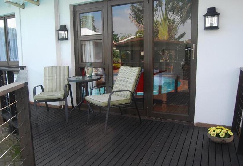 פנסיון De Charmoy Riverside