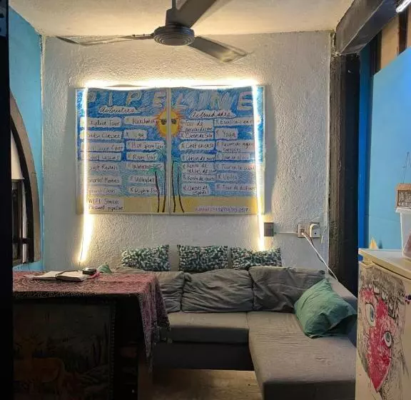 ペンション Pipeline Hostel