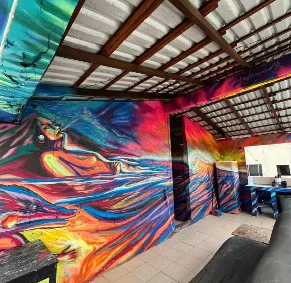 ペンション Pipeline Hostel