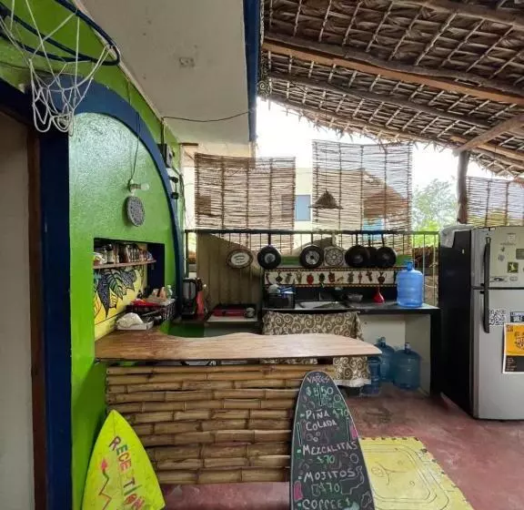 ペンション Pipeline Hostel