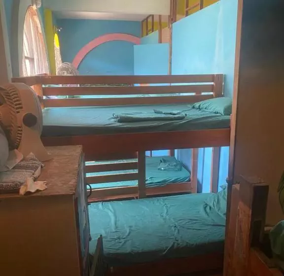ペンション Pipeline Hostel