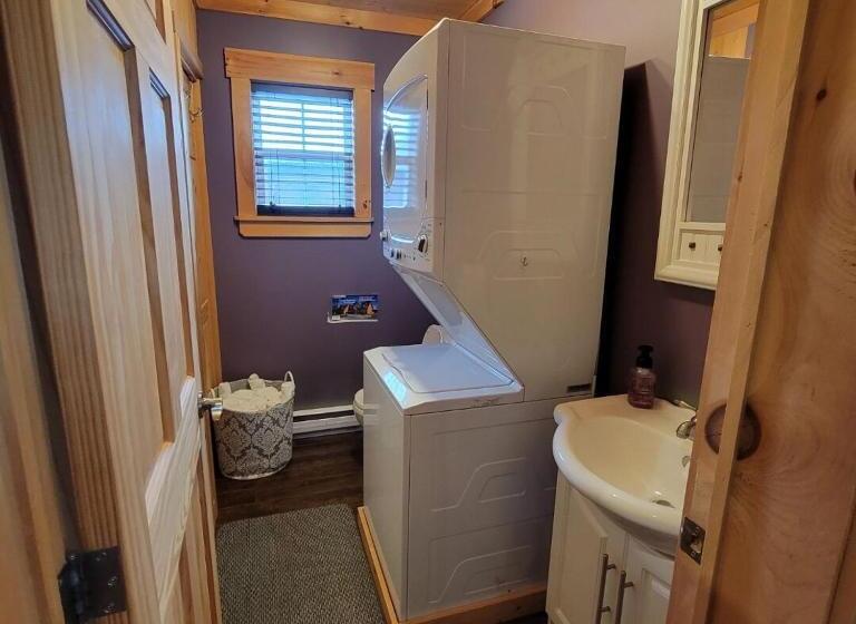 הוסטל The Deer Lake Loft