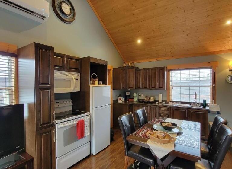 הוסטל The Deer Lake Loft