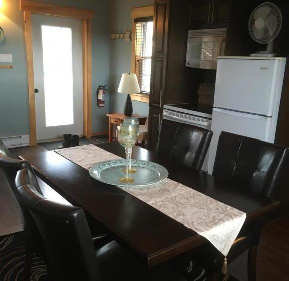 הוסטל The Deer Lake Loft