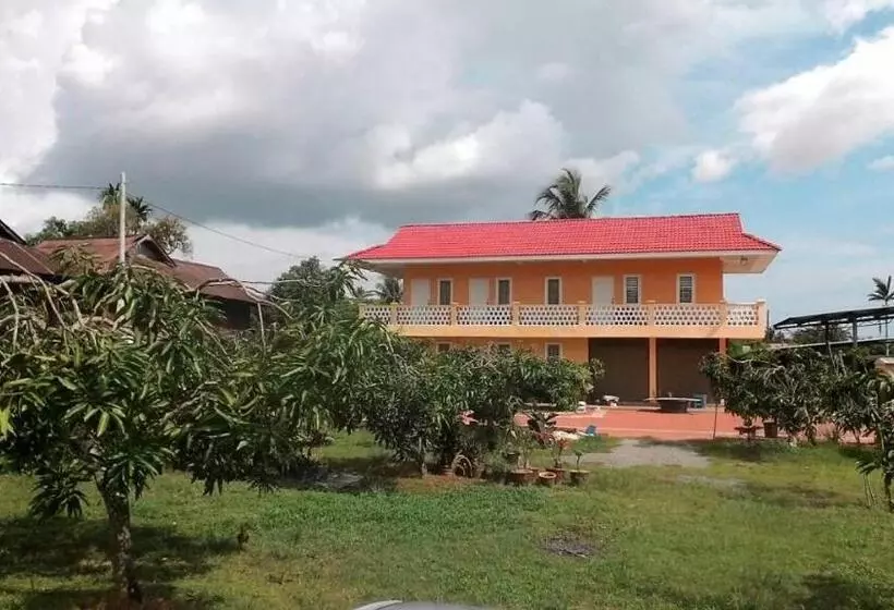 Hotelli Harum Manis Country House