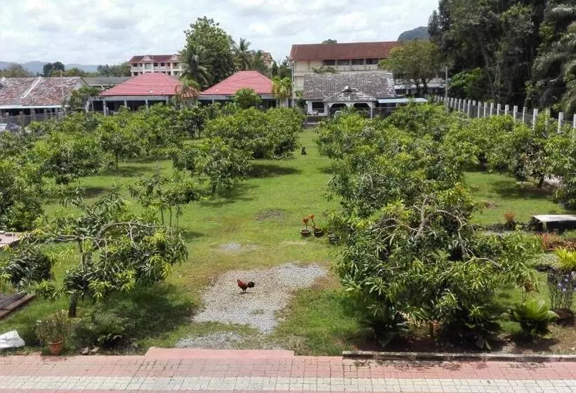 Hotelli Harum Manis Country House