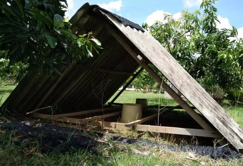 Hotelli Harum Manis Country House