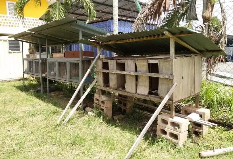 Hotelli Harum Manis Country House