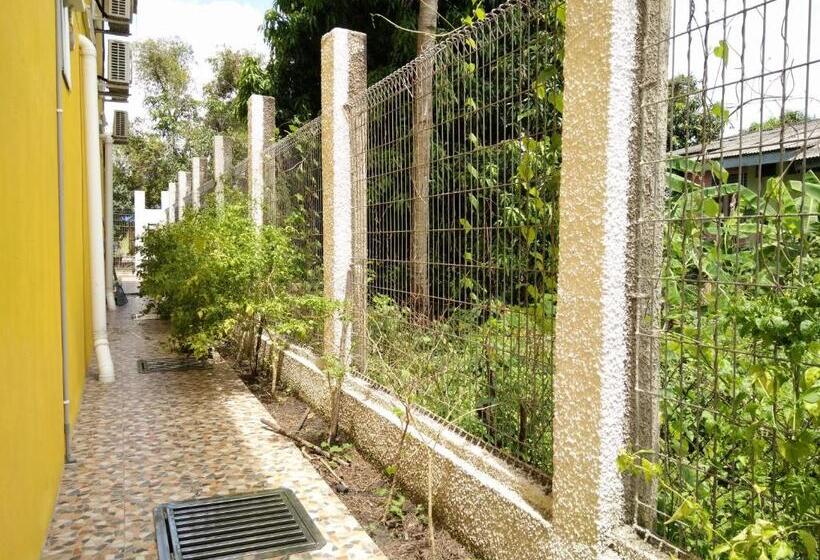 בית מלון כפרי Harum Manis Country House