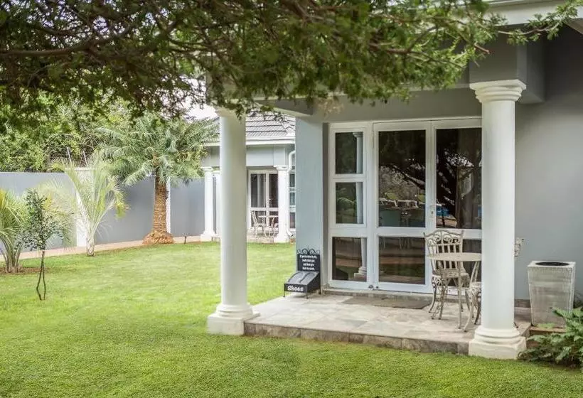 Majatalo Familia Guesthouse