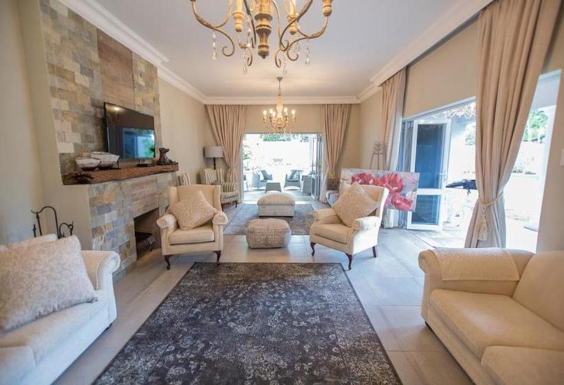 Пансион Familia Guesthouse