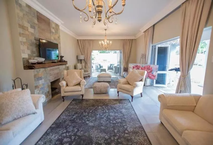 Majatalo Familia Guesthouse