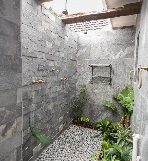 Пансион Familia Guesthouse