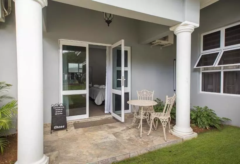 Majatalo Familia Guesthouse