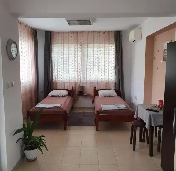 پانسیون Rooms Lagat