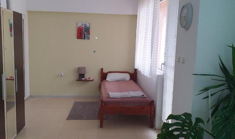 膳宿费 Rooms Lagat