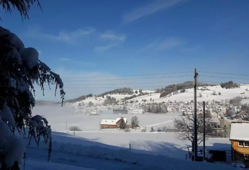 Retkeilymaja Ferienhotel Idyll Gais