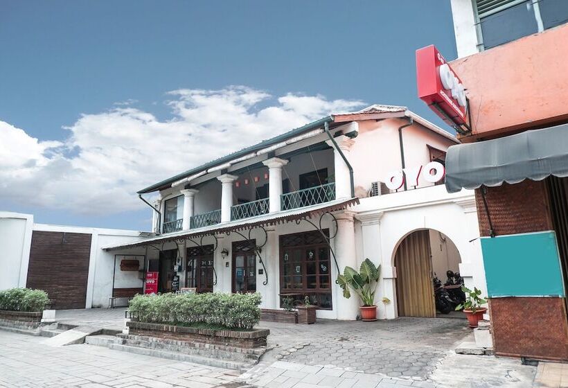 فندق Oyo 422 Achterhuis Residence