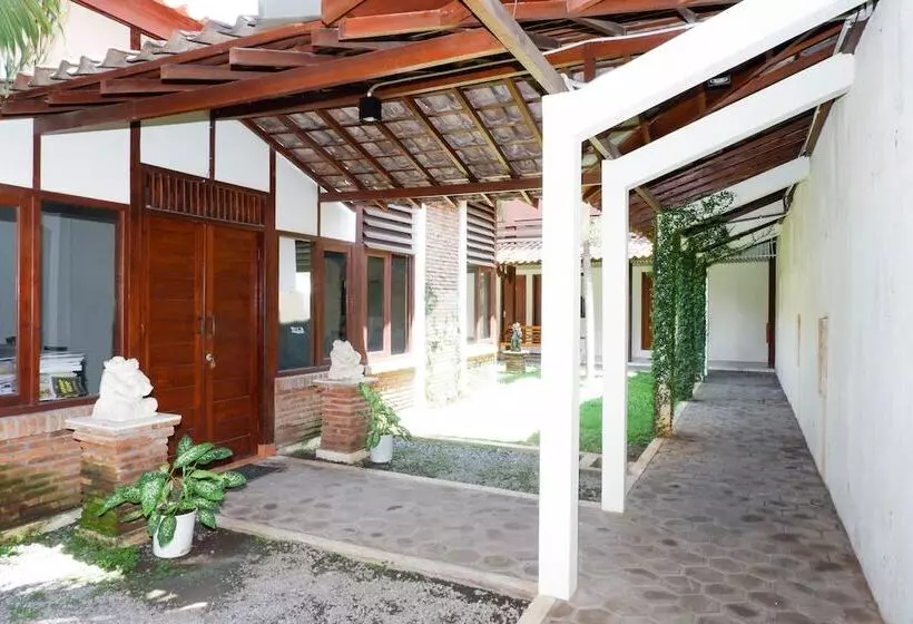 ホテル Oyo 422 Achterhuis Residence