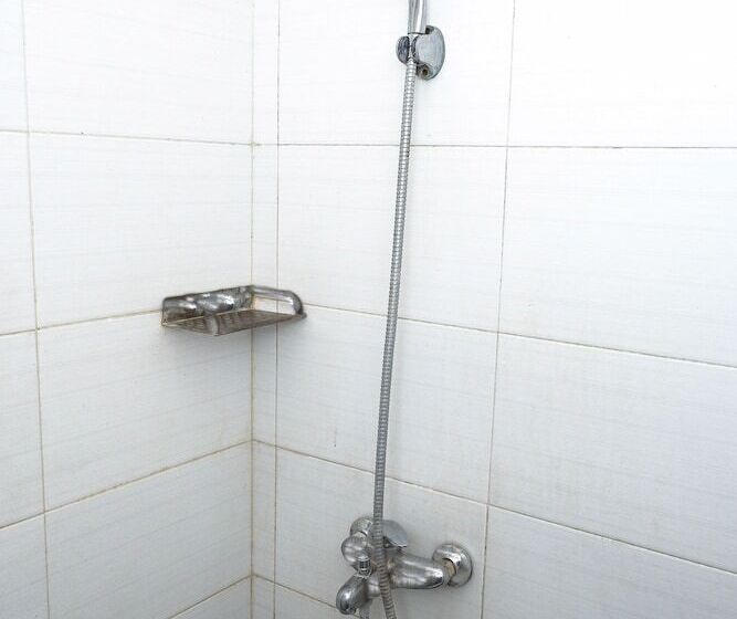 فندق Oyo 422 Achterhuis Residence