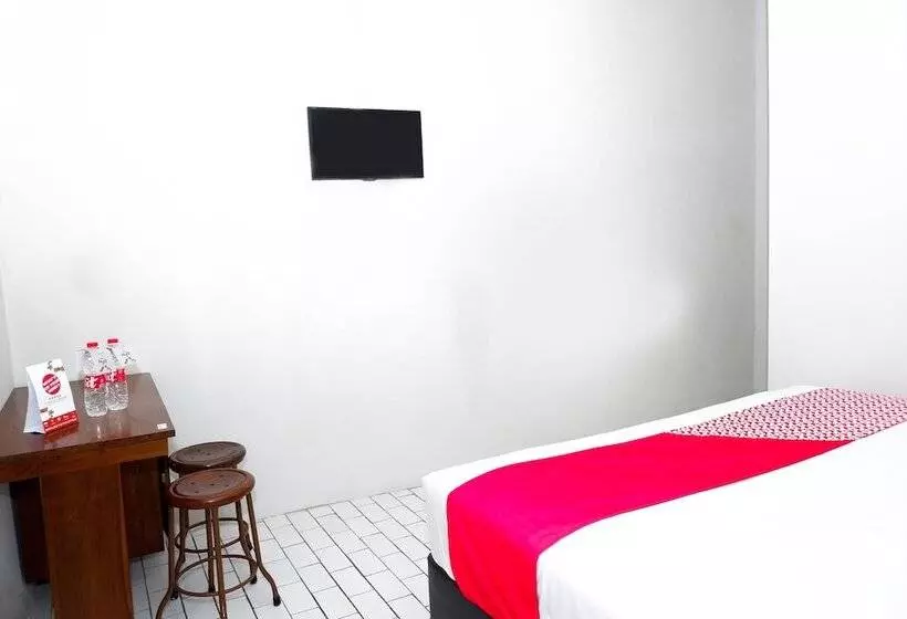 ホテル Oyo 422 Achterhuis Residence