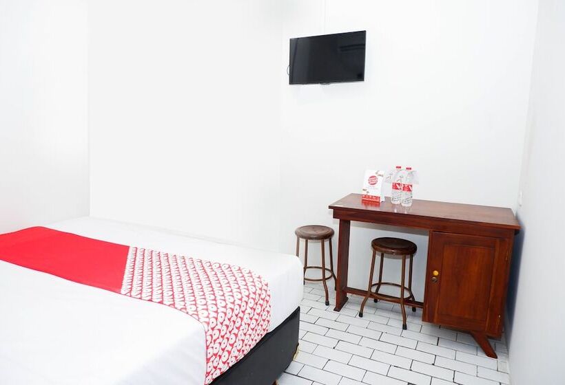 فندق Oyo 422 Achterhuis Residence