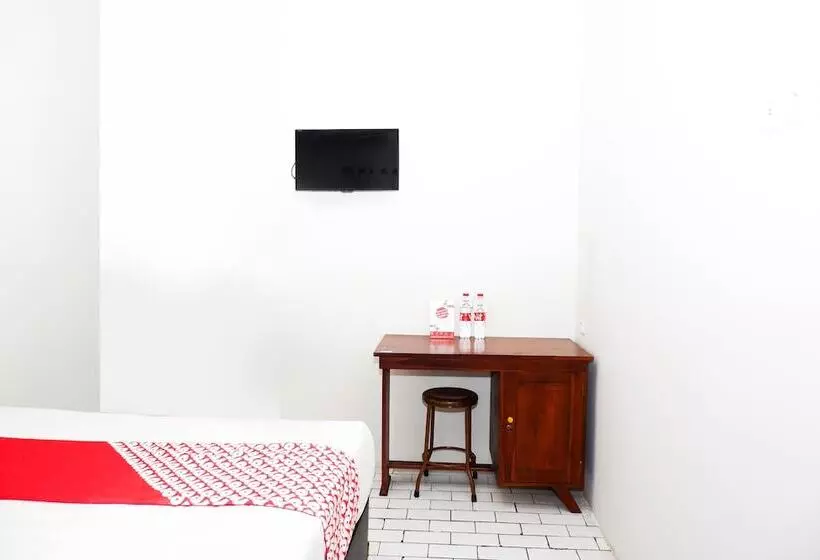 ホテル Oyo 422 Achterhuis Residence