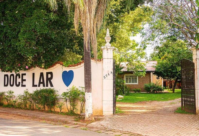 ペンション Pousada Doce Lar