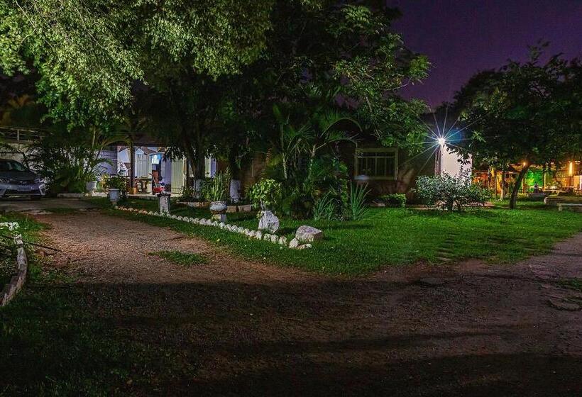 ペンション Pousada Doce Lar