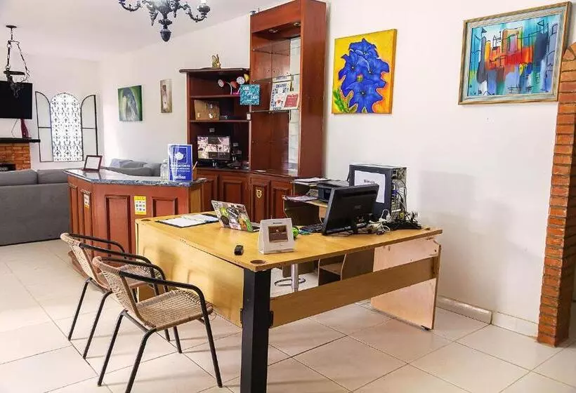 ペンション Pousada Doce Lar