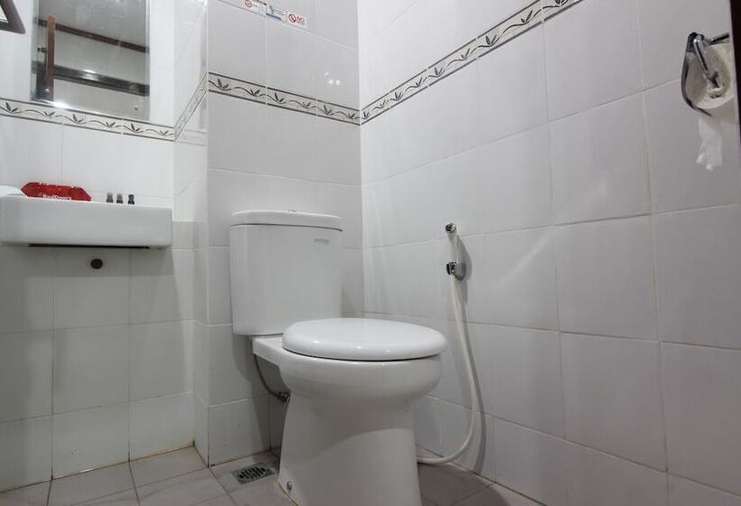 بنسيون Reddoorz @ Turangga Sari