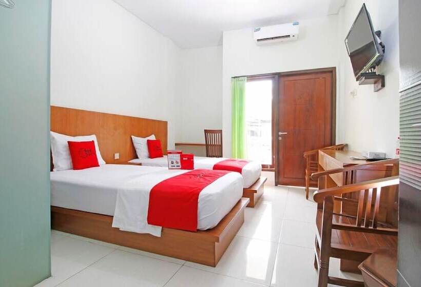 بنسيون Reddoorz @ Turangga Sari