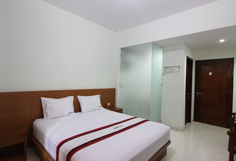 بنسيون Reddoorz @ Turangga Sari