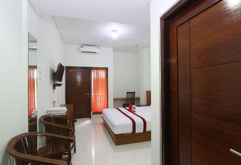 بنسيون Reddoorz @ Turangga Sari