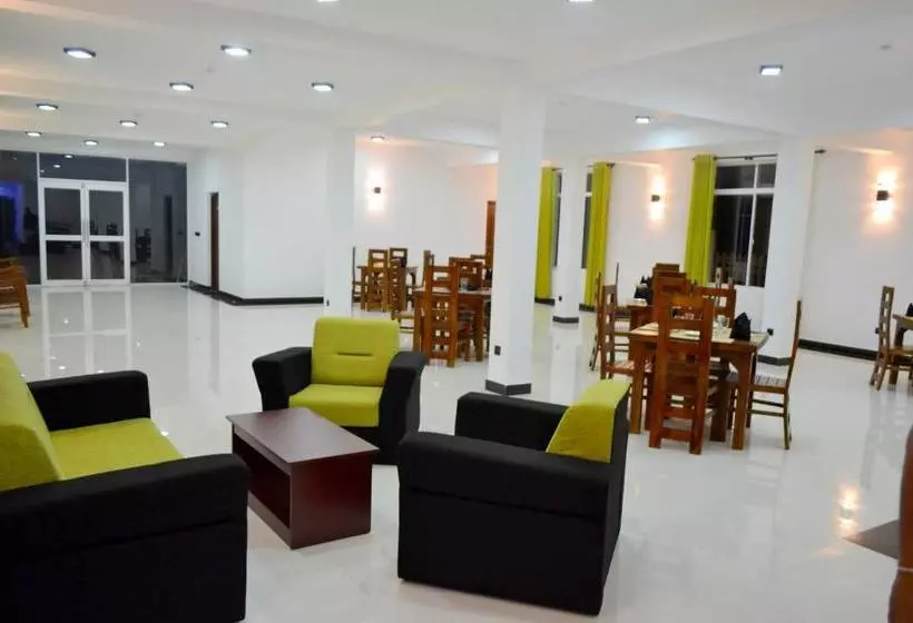 پانسیون Pivisuma Lodge