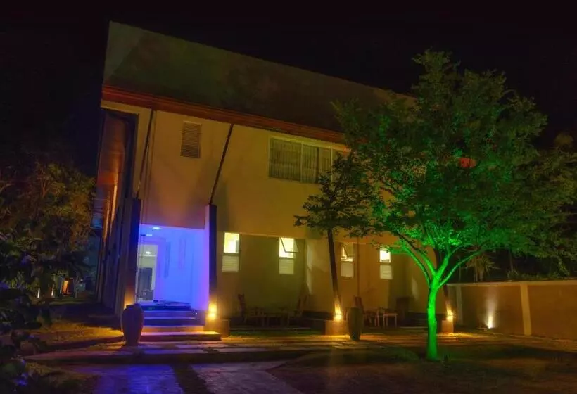 پانسیون Pivisuma Lodge