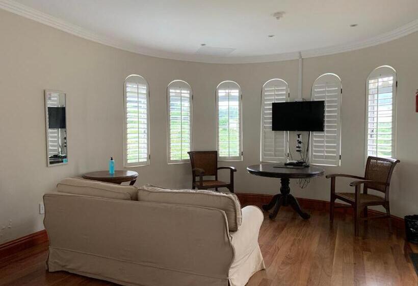 بنسيون Springside House