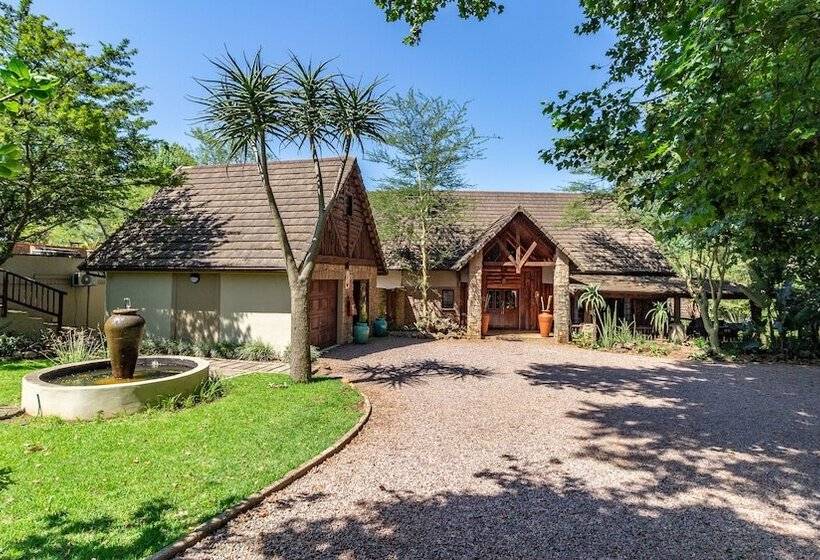 פנסיון Kangelani Lodge