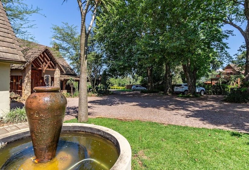 פנסיון Kangelani Lodge