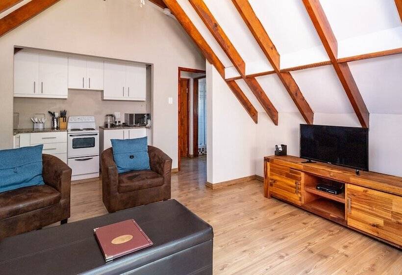 פנסיון Kangelani Lodge