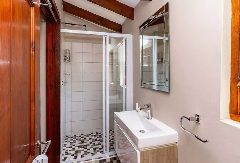 Majatalo Kangelani Lodge