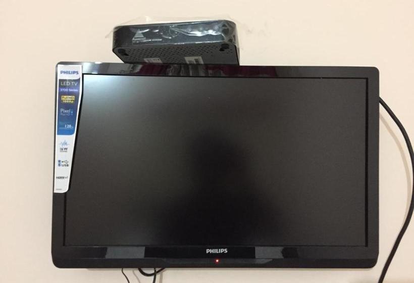 הוסטל Mega Tourist Home