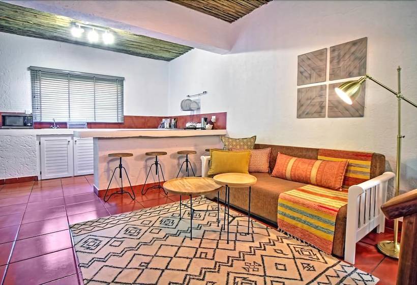 פנסיון Chez Vincent Guest House