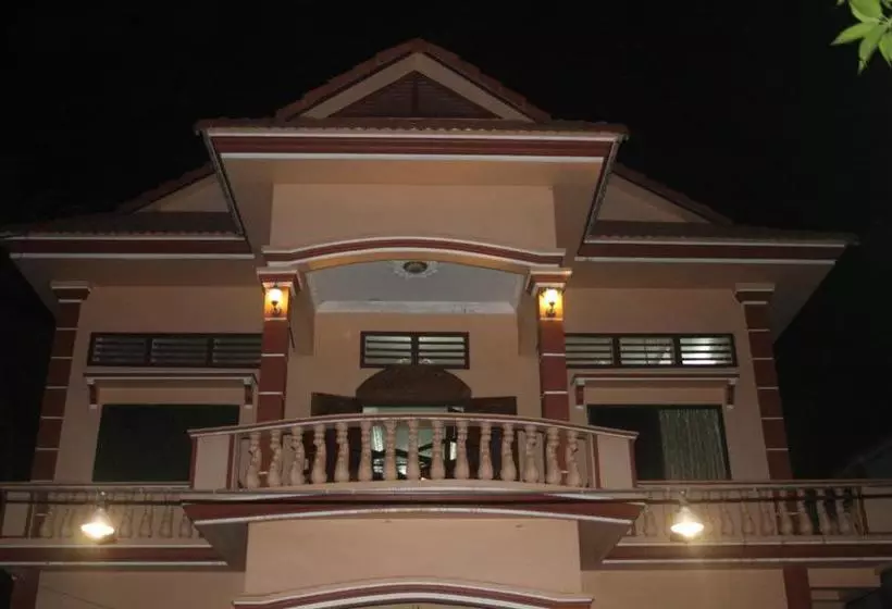 ペンション Dorm Point Hostel Siem Reap  Adults Only