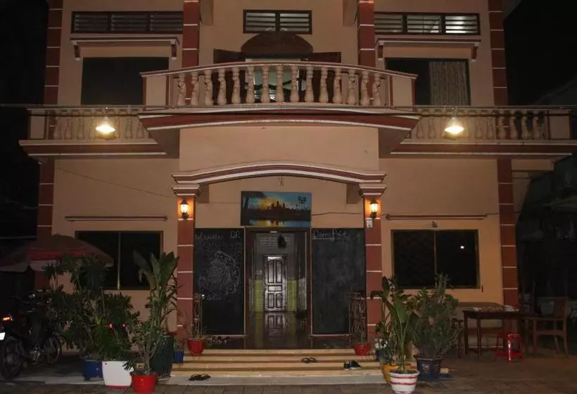 ペンション Dorm Point Hostel Siem Reap  Adults Only