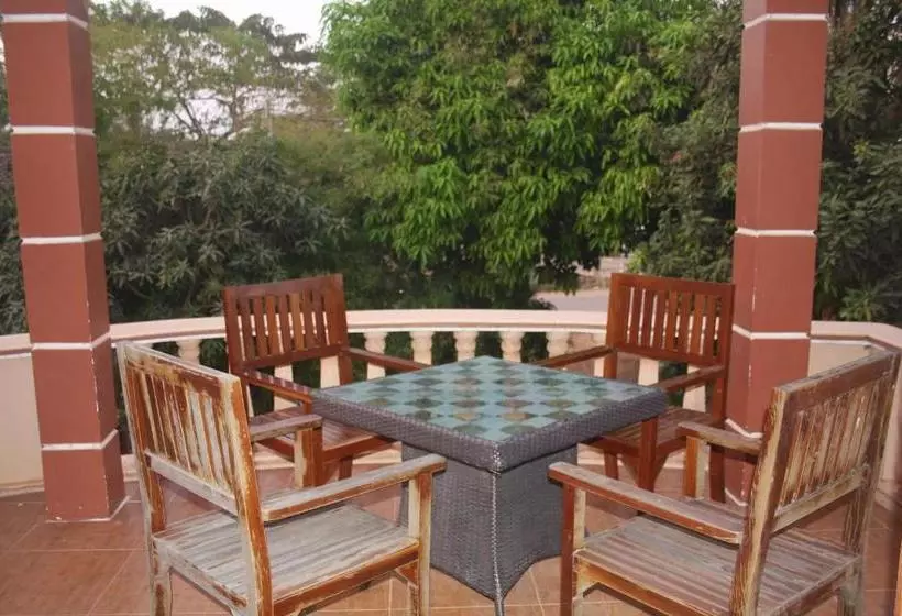 ペンション Dorm Point Hostel Siem Reap  Adults Only