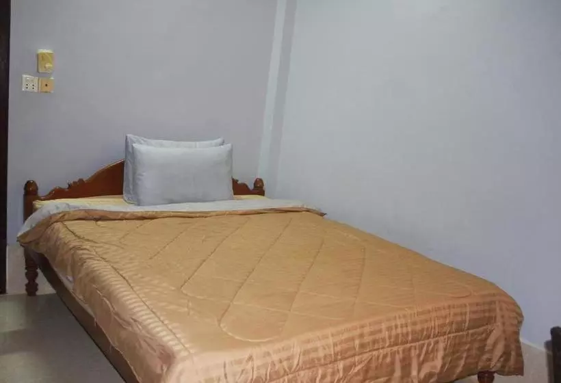 ペンション Dorm Point Hostel Siem Reap  Adults Only