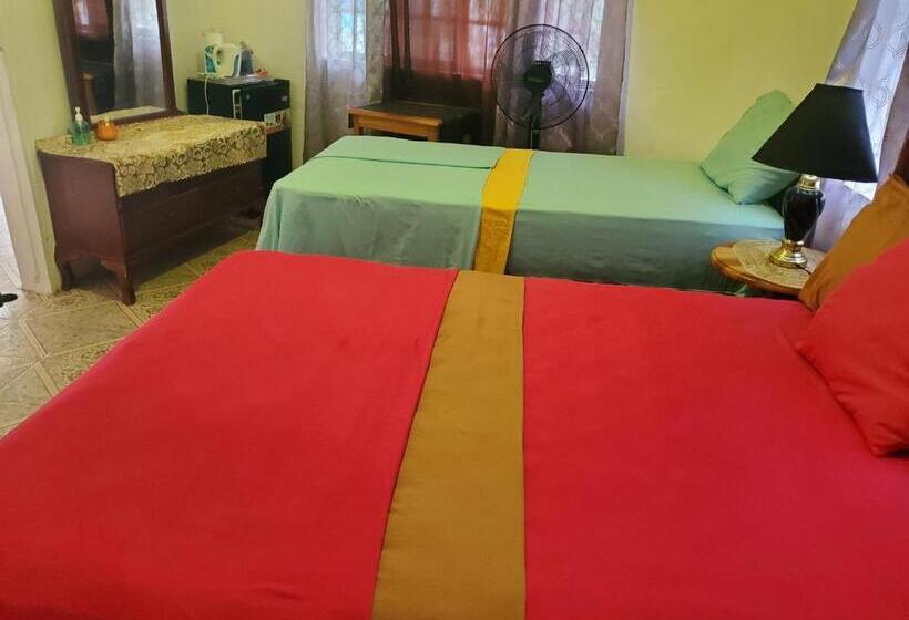 پانسیون Fay Guest House