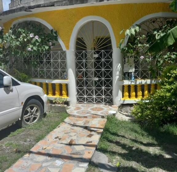 پانسیون Fay Guest House