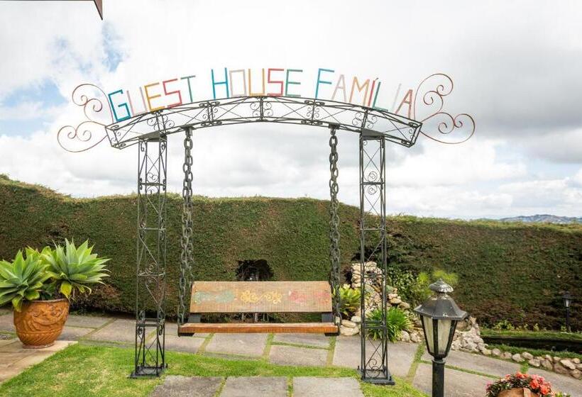 Pensió Guest House Família